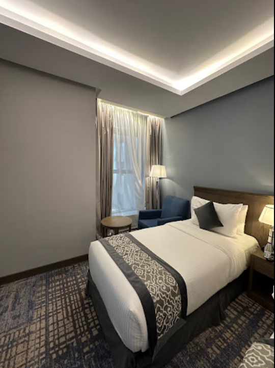 Superior Room with One King Bed