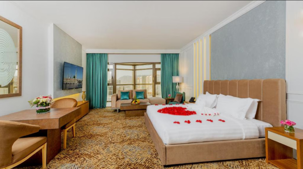 Superior Room with One King Bed