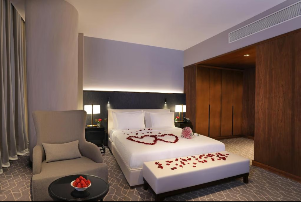 Superior Room with One King Bed