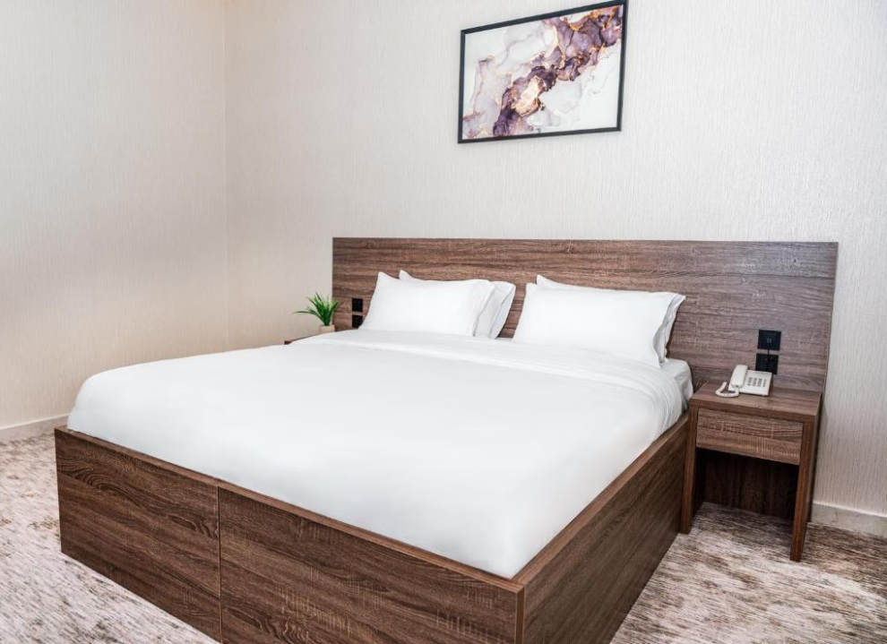 Superior Room with One King Bed