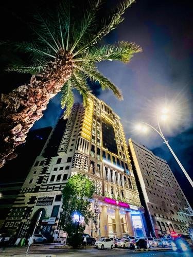 Violet Al Azizia Hotel