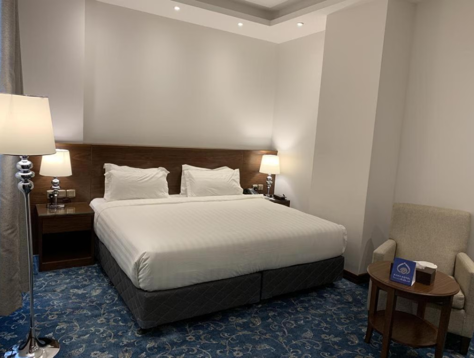 Superior Room with One King Bed
